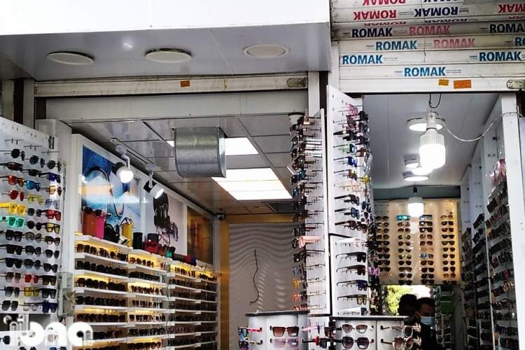 خاموشی چراغ یک کتابفروشی دیگر در شیراز/ عینک جای کتاب‌های «بلادی» را گرفت!
