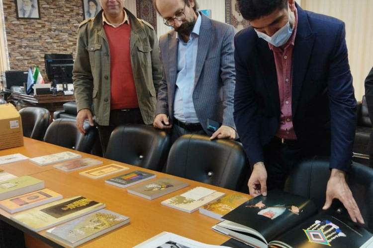 15 جلد کتاب نفیس موسیقی به اداره میراث فرهنگی کردستان اهدا شد