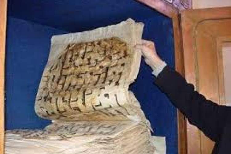 تحویل بیش از 300 کتاب خطی و چاپ سنگی به کتابخانه مرکزی یزد