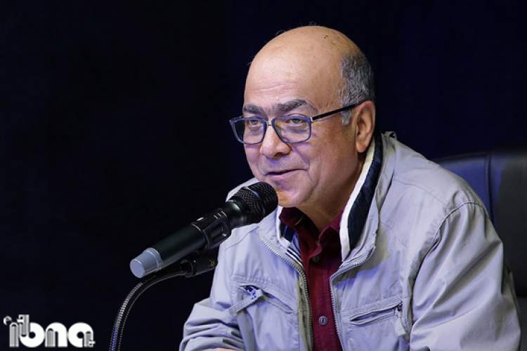 پدر با هر قصه‌اش دوباره متولد می‌شد