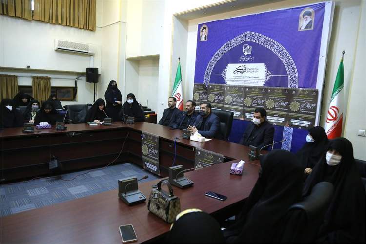 برنامهریزی برای برپایی نمایشگاههای ملی و استانی قرآنی بانوان برنامهریزی برای برپایی نمایشگاههای ملی و استانی قرآنی بانوان