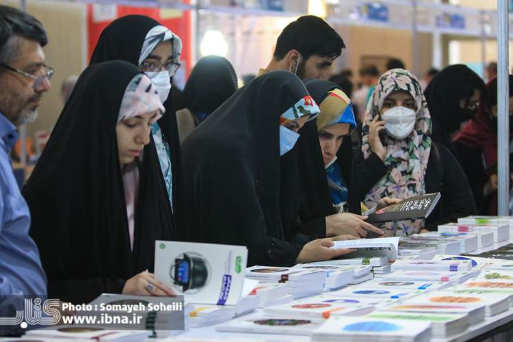 ناشران و مخاطبان حوزه دفاع مقدس درباره سی و سومین نمایشگاه کتاب تهران چه گفتند؟