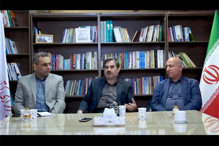 میزگرد بررسی رویکردهای نوین سی‌وسومین نمایشگاه بین‌المللی کتاب تهران