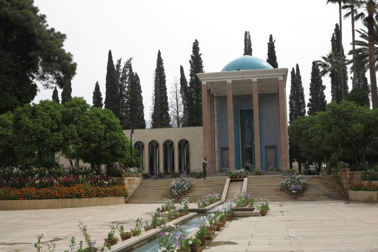 لزوم توسعه کمی و کیفی کتابخانه‌های عمومی «حافظیه» و «سعدی» در شیراز