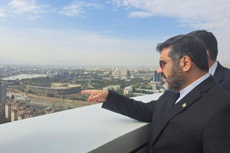 وزیر فرهنگ و ارشاد اسلامی از بنای استقلال تاجیکستان دیدن کرد