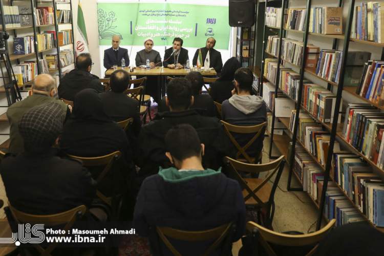 طالبان برای واردات کتاب از ایران مالیات وضع کرده است/کاهش 95 درصدی صادرات کتاب به افغانستان