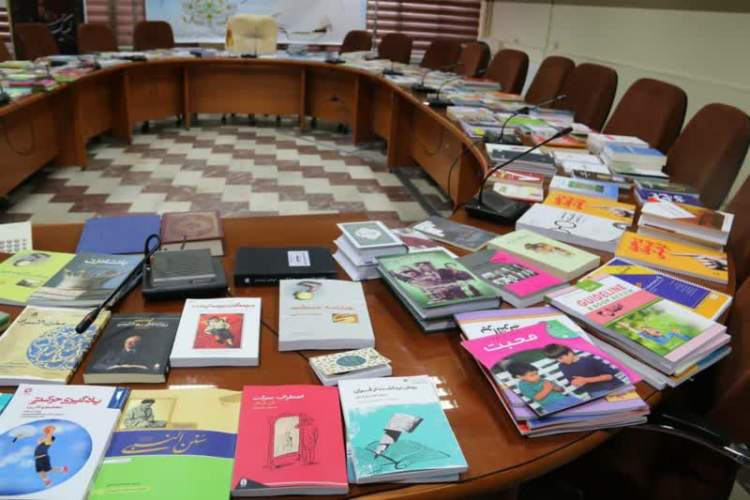 اهدا 13 هزار جلد کتاب در کردستان