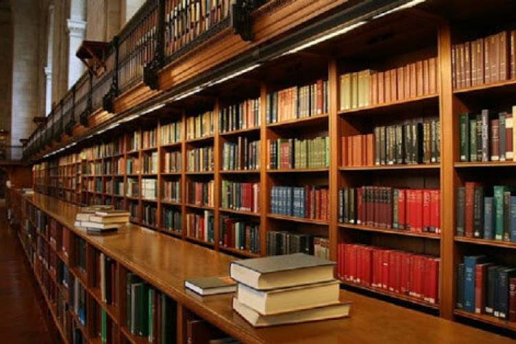 اهدای 350 جلد کتاب به کتابخانه‌های عمومی زنجان توسط نائب رئیس کمیسیون بهداشت مجلس