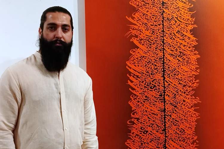 مؤلف کتاب «خواندنی بنویس» در شیراز نمایشگاه هنری برپا کرد