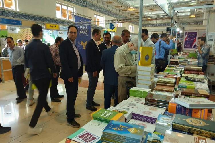 دغدغه‌های مالی خانواده‌ها برای خرید کتاب/ اسکان مشکل مهم ناشران استانی در نمایشگاه کتاب است