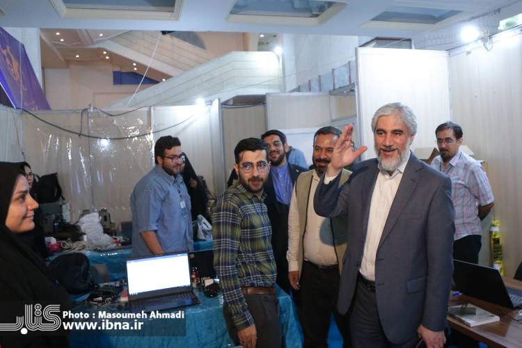 رئیس سی‌وچهارمین نمایشگاه کتاب تهران از غرفه ایبنا بازدید کرد