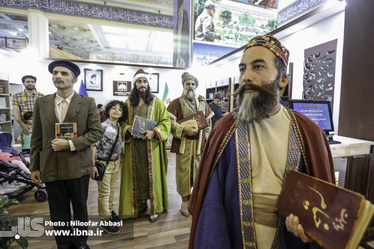 برشی از یک نمایش محیطی و حواشی یک توئیت برای «شاهنامه»