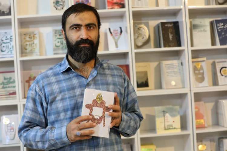 آثار ترجمه کممایه درحال قبضه بازار ادبیات است/ سودآوری ناشران بزرگ کشور به دلیل سرمایهگذاری بر ترجمه آثار ترجمه کممایه درحال قبضه بازار ادبیات است/ سودآوری ناشران بزرگ کشور به دلیل سرمایهگذاری بر ترجمه