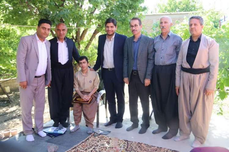 تقدیر مدیرکل کتابخانه‌های عمومی کردستان از نویسنده معلول بانه‌ای