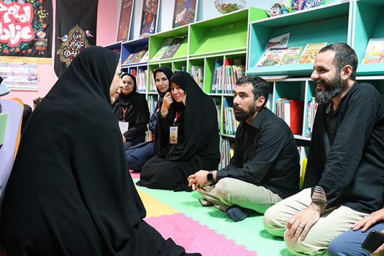 دبیرکل نهاد کتابخانه‌های عمومی کشور‌ از موکب اربعین مرز مهران  بازدید کرد