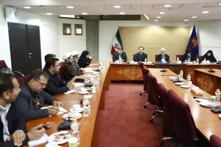 رئیس سازمان اسناد و کتابخانه ملی ایران احکام رایزن‌های فرهنگی ایران در خارج از کشور را اعطا کرد